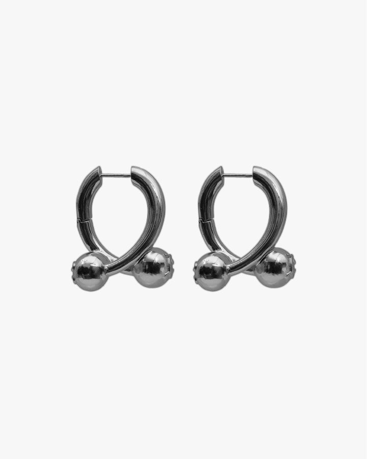 Trace Earrings Macro